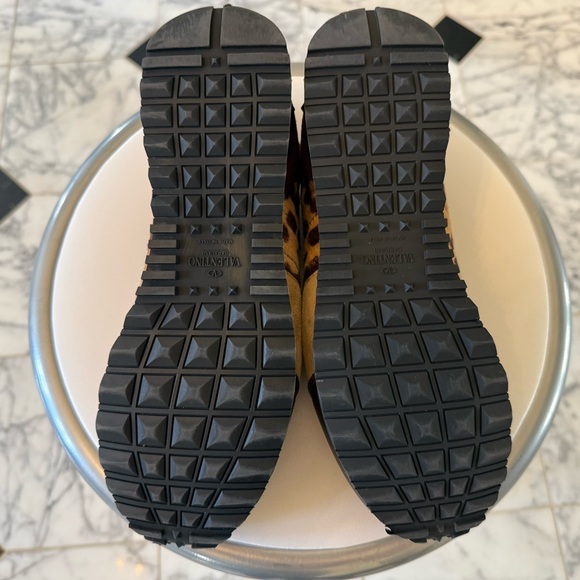 Valentino Calf Hair Suede Leopard Print Womens Rockrunner Sneakers - Picture 7 of 12